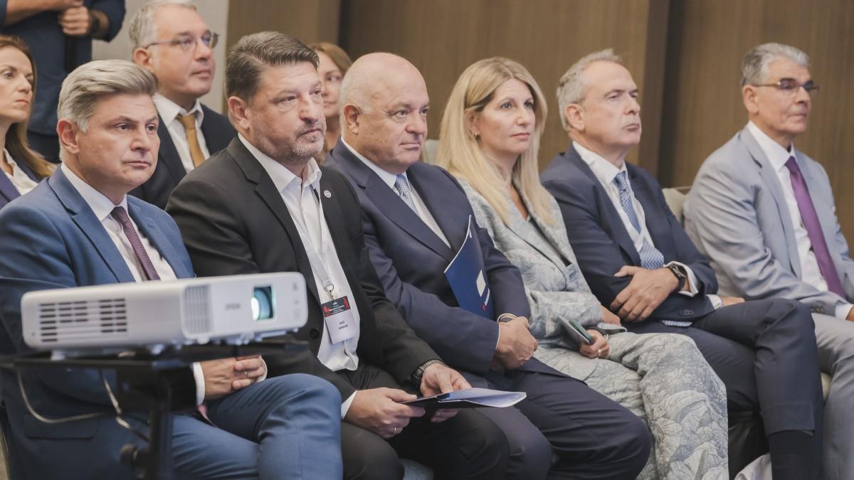 Υπογεννητικότητα & Οικογένεια: Συνθέτοντας λύσεις για το Δημογραφικό Πρόβλημα